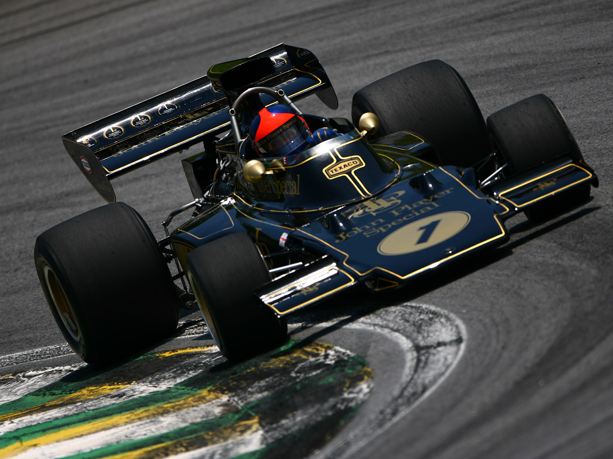 blade quarter loyalty Black & Gold: Lotus 72 F1 | Auto Class Magazine