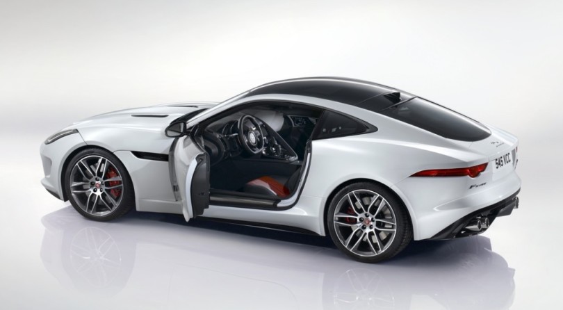 Jaguar F-Type R Coupé: La Macchina del Divertimento
