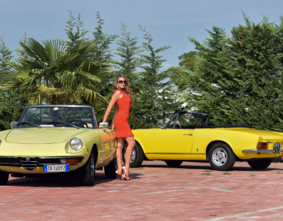 Un’estate italiana: Alfa Romeo Duetto e Fiat 124 Spider a Confronto