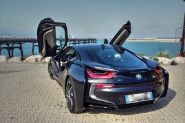 6 Aspetti Per Amare e Odiare La BMW i8