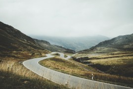 Le Auto Migliori. Le Strade Migliori. Il Paradiso Automobilistico A Portata Di Mano.