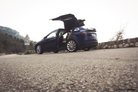 Tesla Model X: Ignition