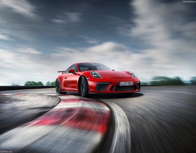 Nuova Porsche 911 GT3: 9.000giri, Più Veloce, Più Potente e con Cambio Manuale. La Vita è Bella.