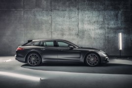 Porsche Panamera Sport Turismo: Jump In The Dark