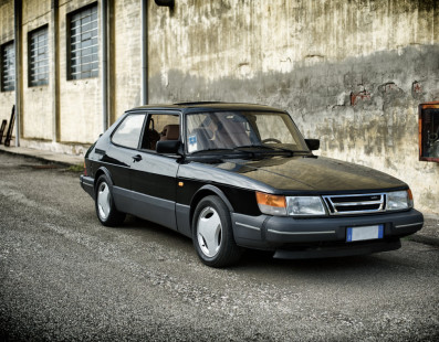 Saab 900 Turbo – The Gryphon Came From North