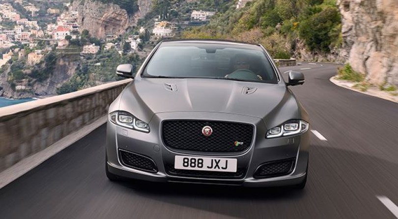 Jaguar XJR575: Il Lato Oscuro