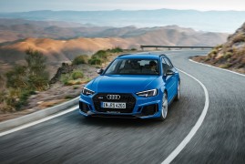 Audi RS4 Avant: La Leggenda Continua