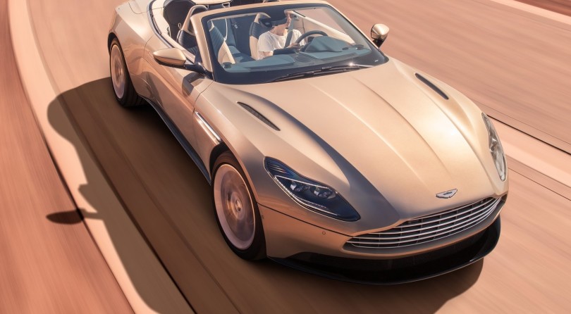 Aston Martin DB11 Volante: Goddess of Beauty Loses the Roof and Fits a 503HP Twin-Turbo V8