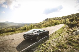 Aston Martin DB11 V8: La Voce Dell’Anima