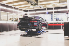 Capristo Turns On Crazy Porsche 911 Turbo Performance