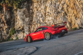 Take A Sideway Look At The Porsche 991 GT2 RS