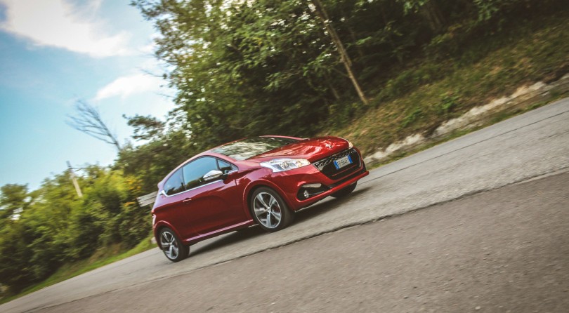 Peugeot 208 GTI: Red Hot Chili Peugeot