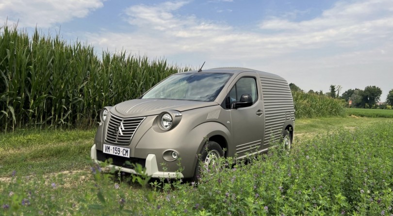 Inspired by the 2 Chevaux Fourgonnette, This Citroen Berlingo Takes a Trip Back in Time With Caselani