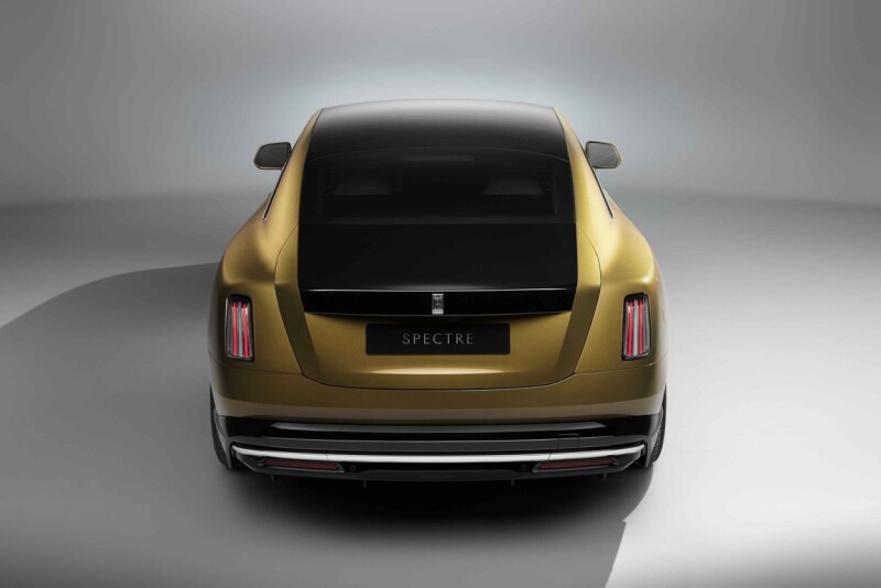 P90483593_highRes_spectre-unveiled-the Auto Class Magazine Rolls Royce