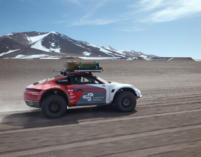 This Special Porsche 911 Begins Its Journey of Exploration Climbing at 6,007 Meters