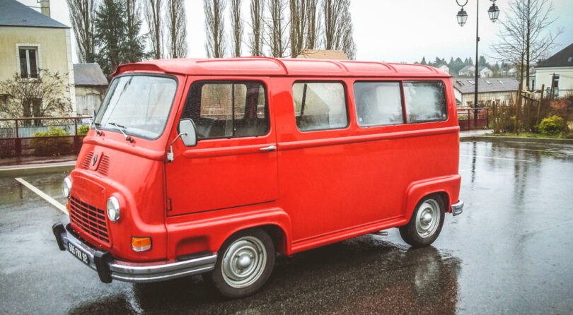 ROAMERS | Rainy Days in Paris with a Red Hot Estafette