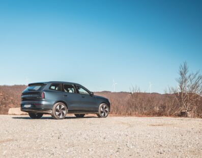 Volvo EX90 Twin Motor Performance | Test Drive